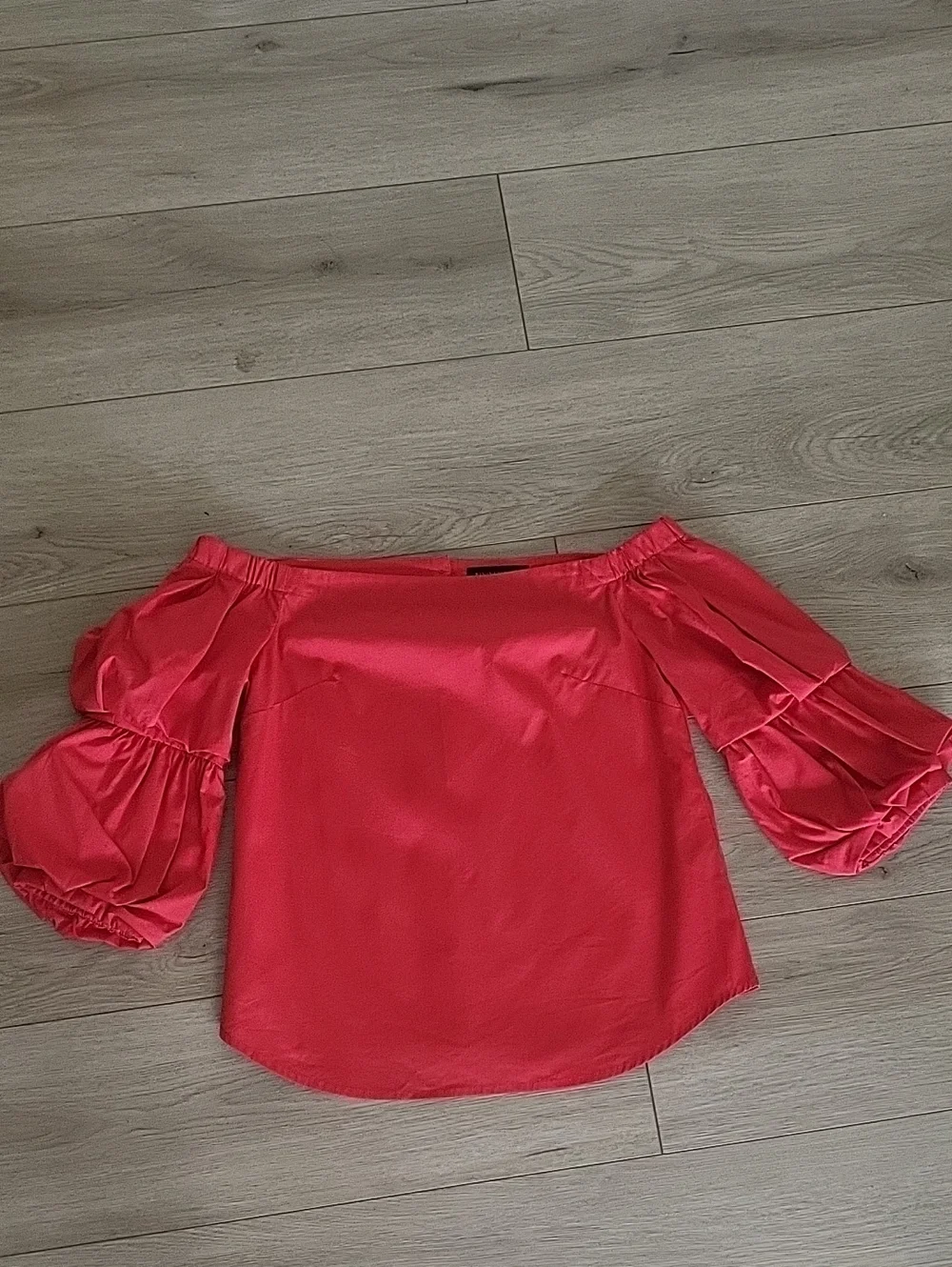 Banana Republic Off-Shoulder Puff Sleeve Blouse in Red